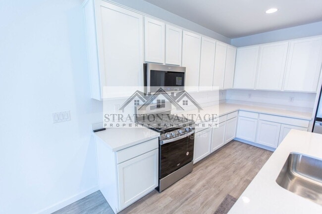 Building Photo - 13413 W Tether Trail