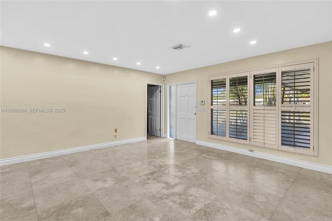 Building Photo - 2114 N 44th Ave