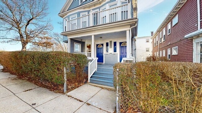 Building Photo - 17 Bentham Rd
