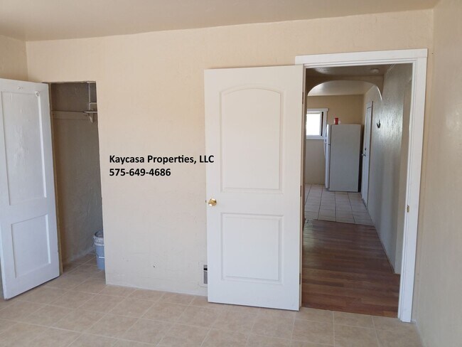 Building Photo - 1 Bedroom House Near Downtown