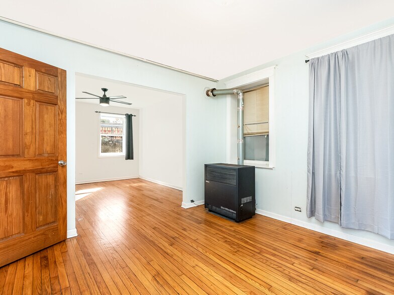 Building Photo - 2628 S Kedzie Ave