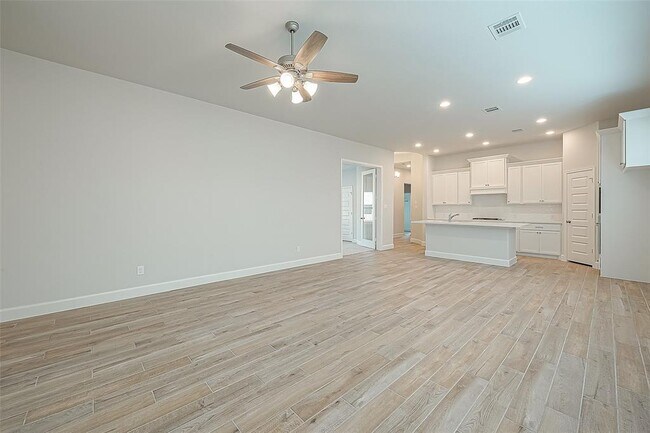 Building Photo - 213 McCrea Ct
