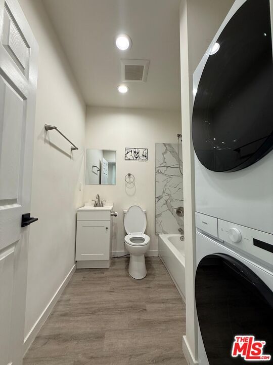 Building Photo - 7006 Encino Ave