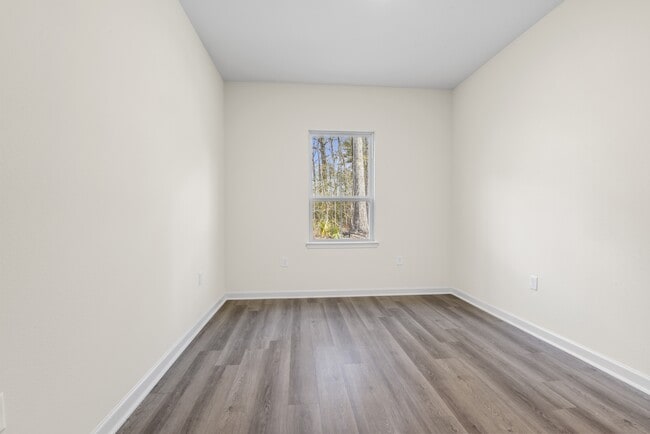 Building Photo - 20983 Oregon St