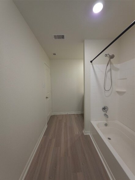 Building Photo - 305 Lone Mountain Dr