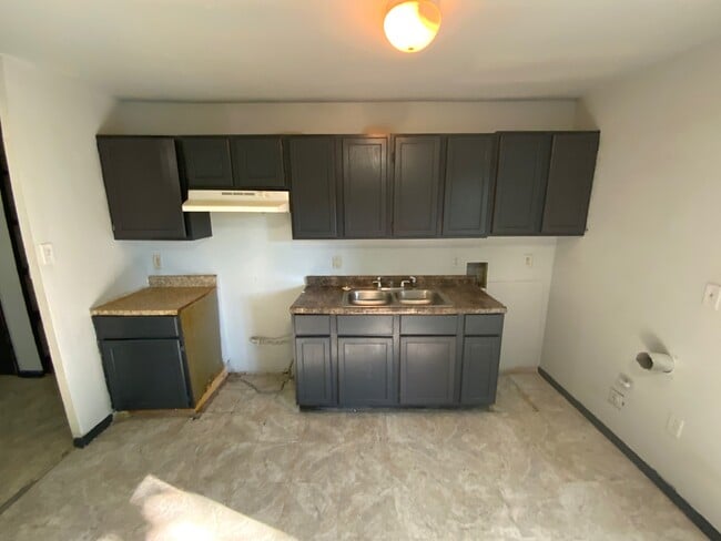 Building Photo - 1109 Koehn-