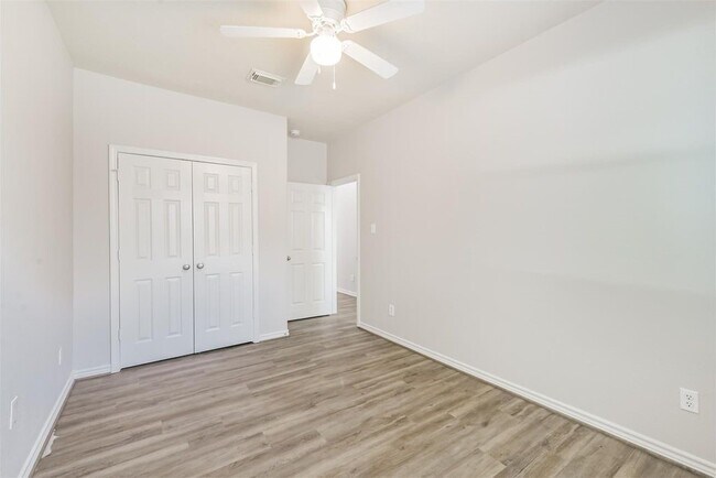 Building Photo - 2922 Lemmingham Dr