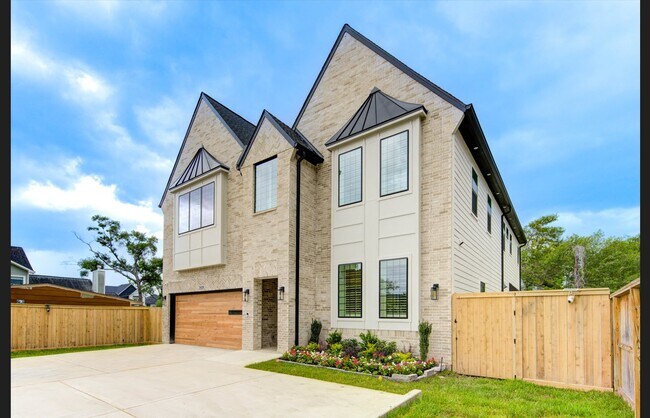 Building Photo - 3909 Ella Blvd