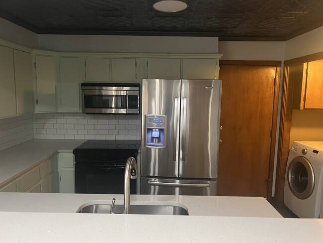 Building Photo - 12214 Banyan Ln