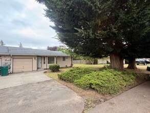 Building Photo - ESTENSON