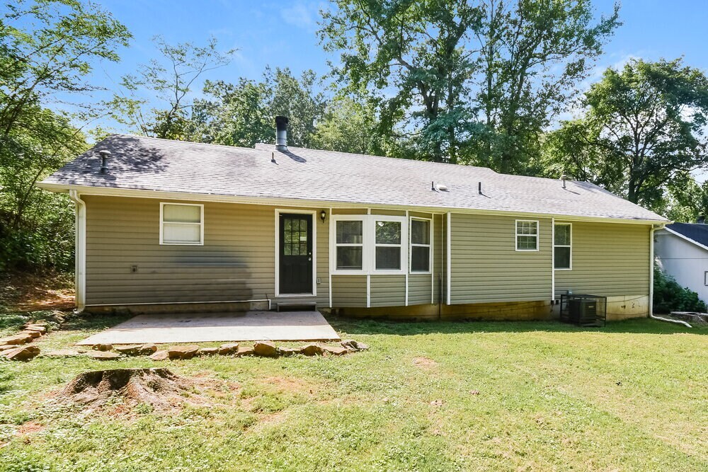 Building Photo - 5837 Janet Dr