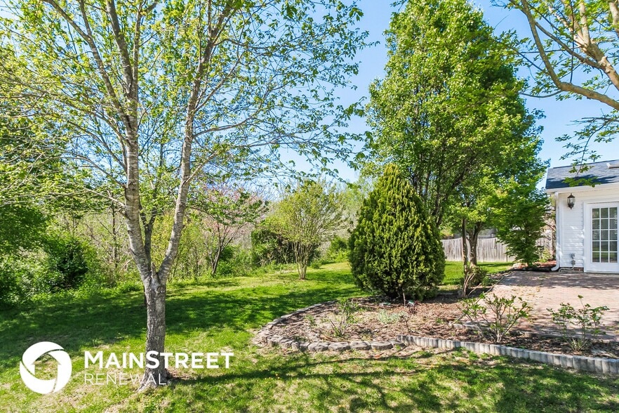 Building Photo - 5939 Old Plank Rd