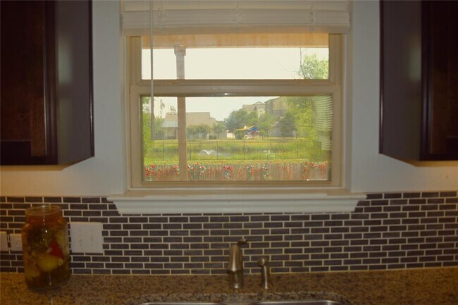 Building Photo - 604 Heinatz Flat Ln