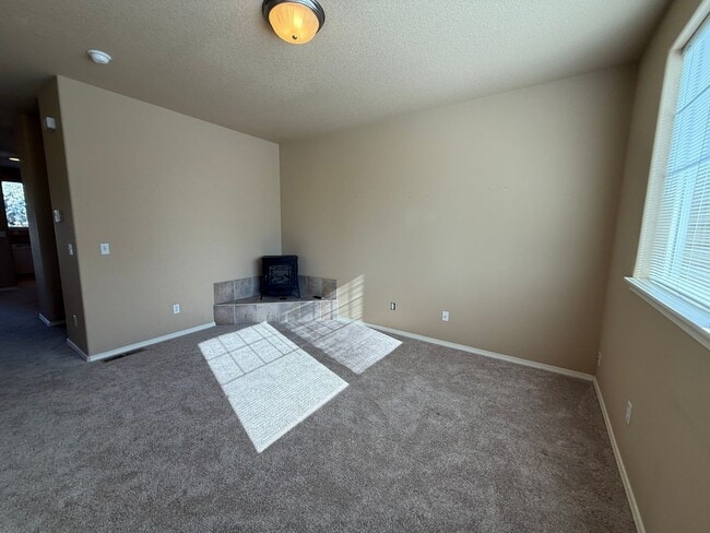 Building Photo - g434