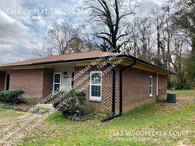 Building Photo - 3141 Woodpecker Ct