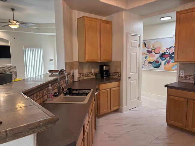 Building Photo - Furnished Scottsdale Condo w/2 car garage