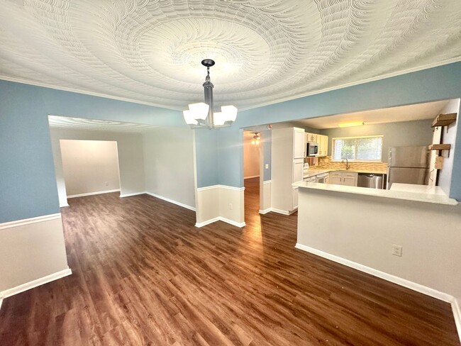 Building Photo - Modern Comfort & Convenience – 4BR/2.5BA i...