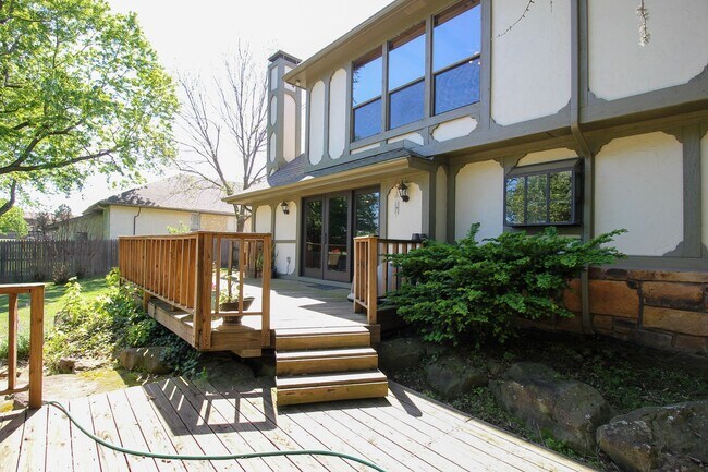 Building Photo - Space Galore In This Jenks South East Home!