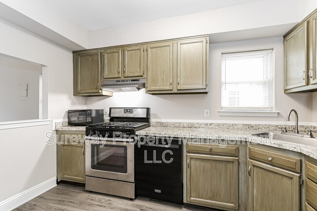 Building Photo - 811 Wesley Ave