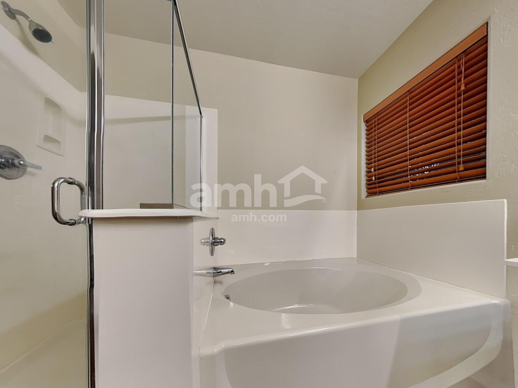 Building Photo - 3927 S Napa Ln