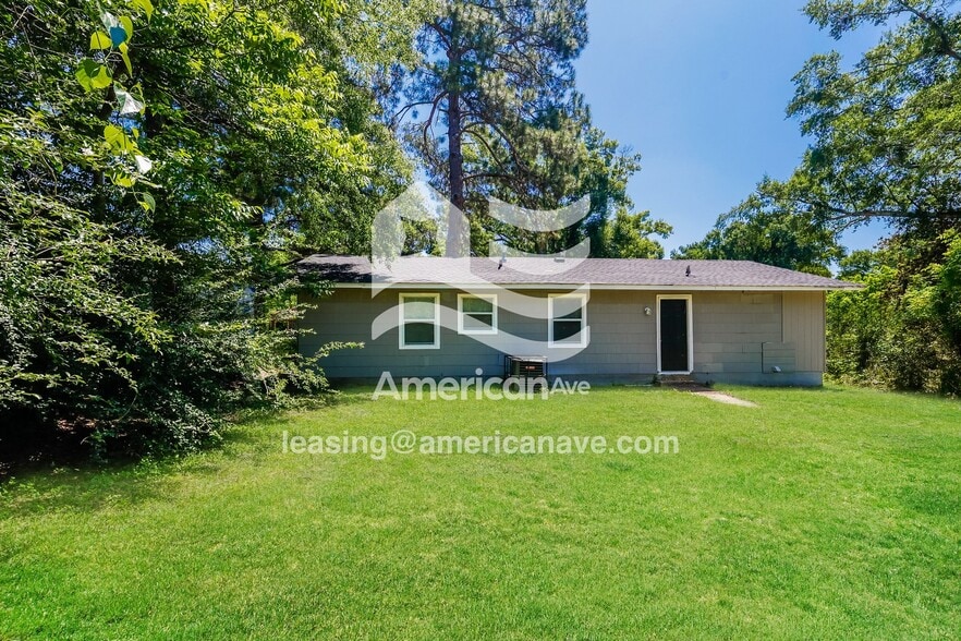 Building Photo - 3737 Bishop Ave