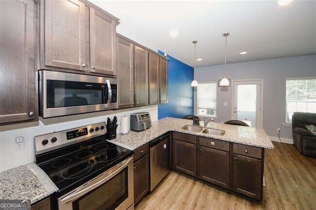 Building Photo - 10162 Benton Woods Dr