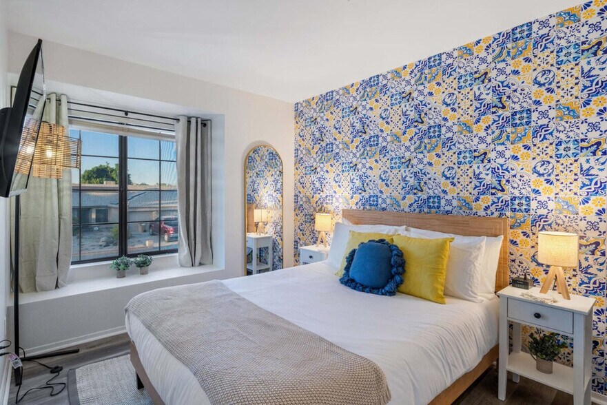 Building Photo - 7747 W Calavar Rd