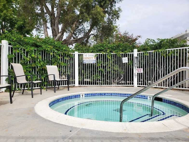 community spa - 8438 Summerdale Rd