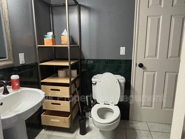 Building Photo - 547 E 3665 S