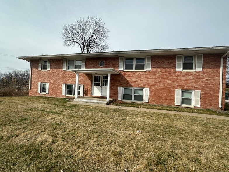 Building Photo - 608 Knoll Dr