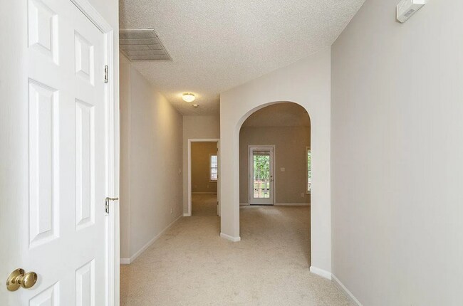 Building Photo - 3 Bedroom Ranch Near NCSU