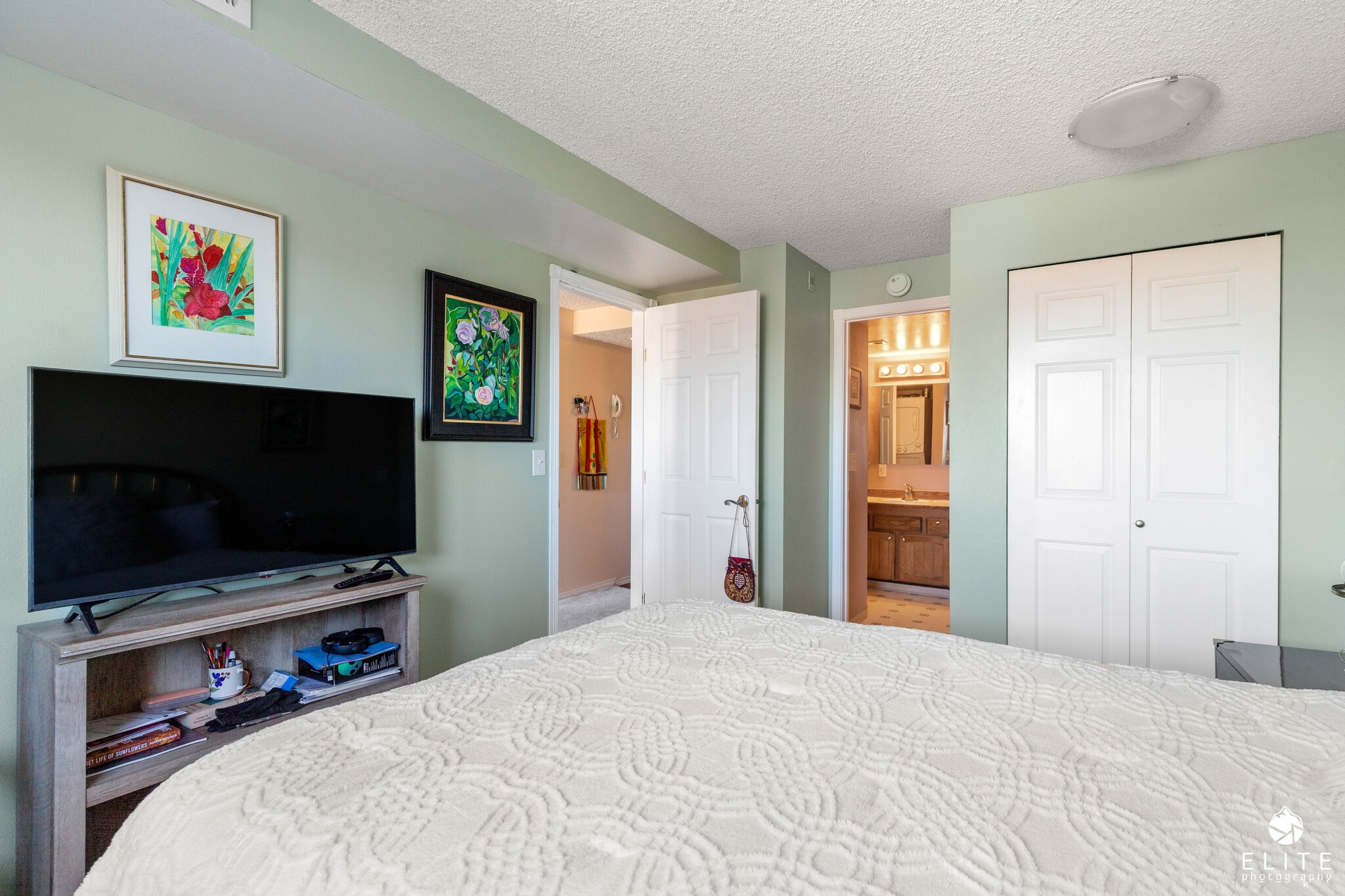 Building Photo - 9645 Independence Dr