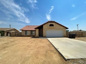Building Photo - Modern Living in California City