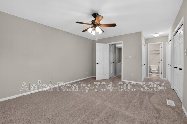 Building Photo - 333 Circle Ave