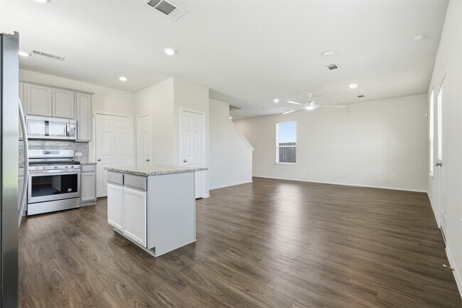 Building Photo - 25626 Pannier Pl