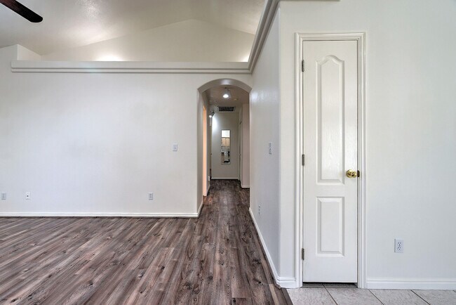 Building Photo - Home in Green Springs Golf Course Communit...
