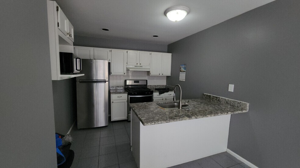 Building Photo - 4780 Summersweet Dr