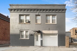 Building Photo - 64 E 46th St
