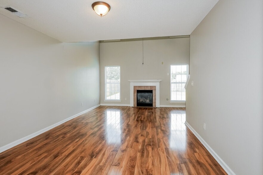Building Photo - 7335 Red Maple Dr