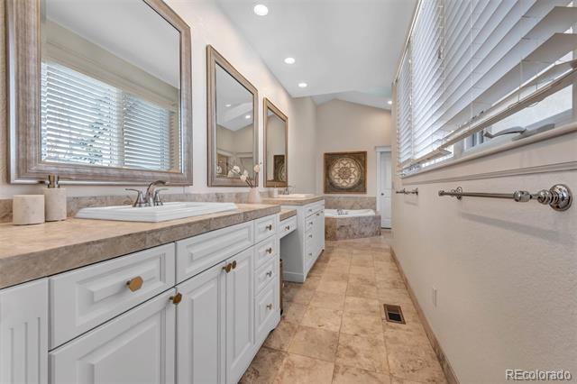 Building Photo - 423 S Humboldt St