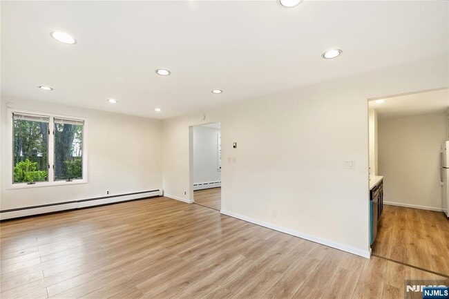 Building Photo - 7 Burnham Pl