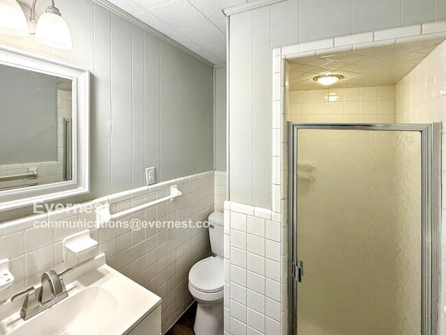 Building Photo - Charming 3-Bedroom Home with Fenced Yard a...