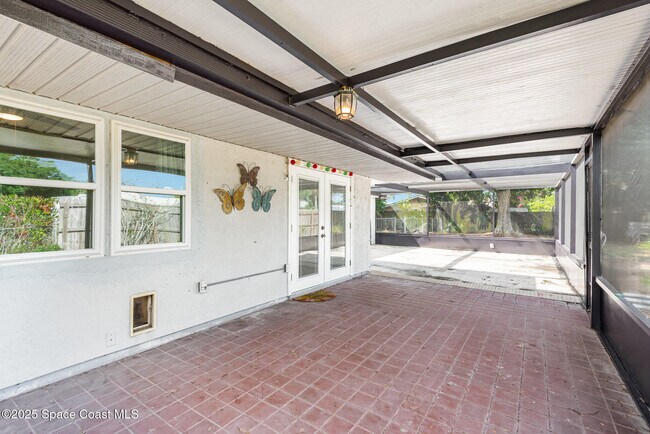 Building Photo - 1241 Riviera Dr NE