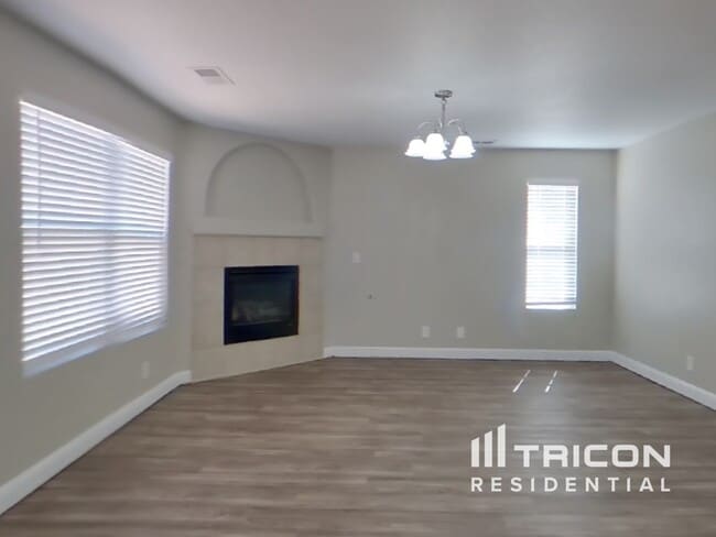 Building Photo - 721 Valley Meadows Dr