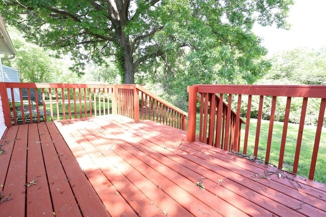 Building Photo - Beautifully Renovated 3BR Ranch with HUGE Backyard & Modern Updates