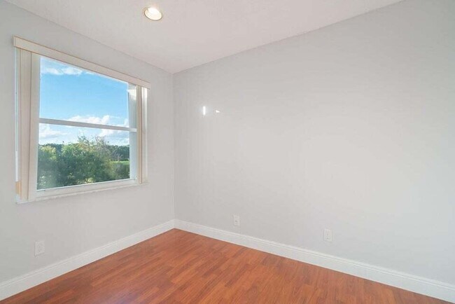 Building Photo - 7227 Chesapeake Cir