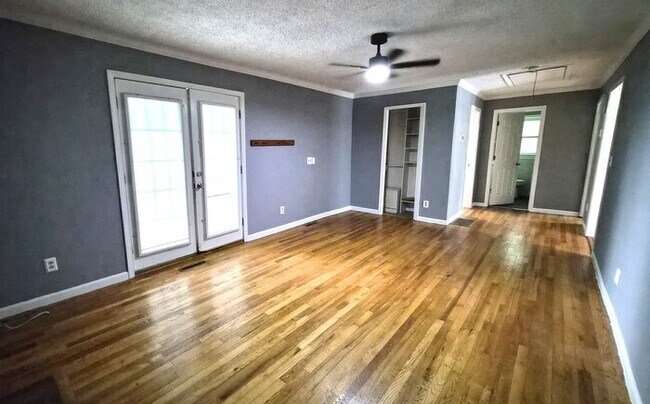 Building Photo - For Rent: Three Bedroom House in Easley SC!