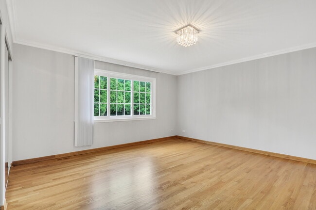 Building Photo - 1206 Lynn Terrace