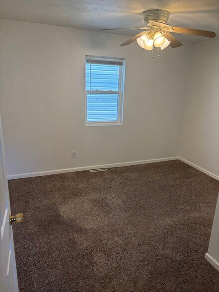 Building Photo - 212 Miller Ave