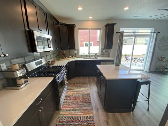 Building Photo - 1022 N Corbin Ln